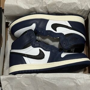 JORDAN 1 RETRO HIGH OG. Kids' Navy and White Sneakers